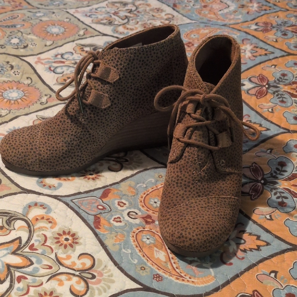 Brown Lace-Up Ankle Boots